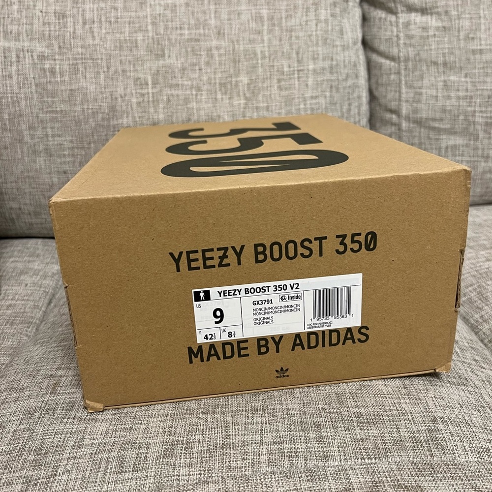 Adidas men’s Yeezy Box, Size 9